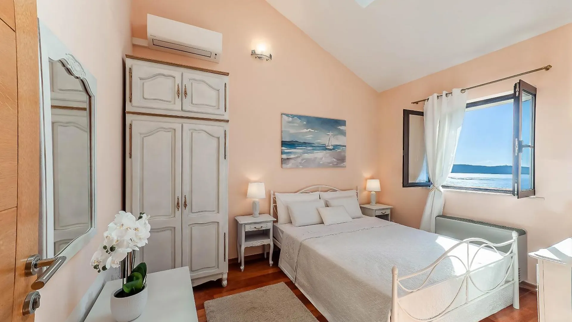 Villa Sun Nest Kastela 0*,  Croatia